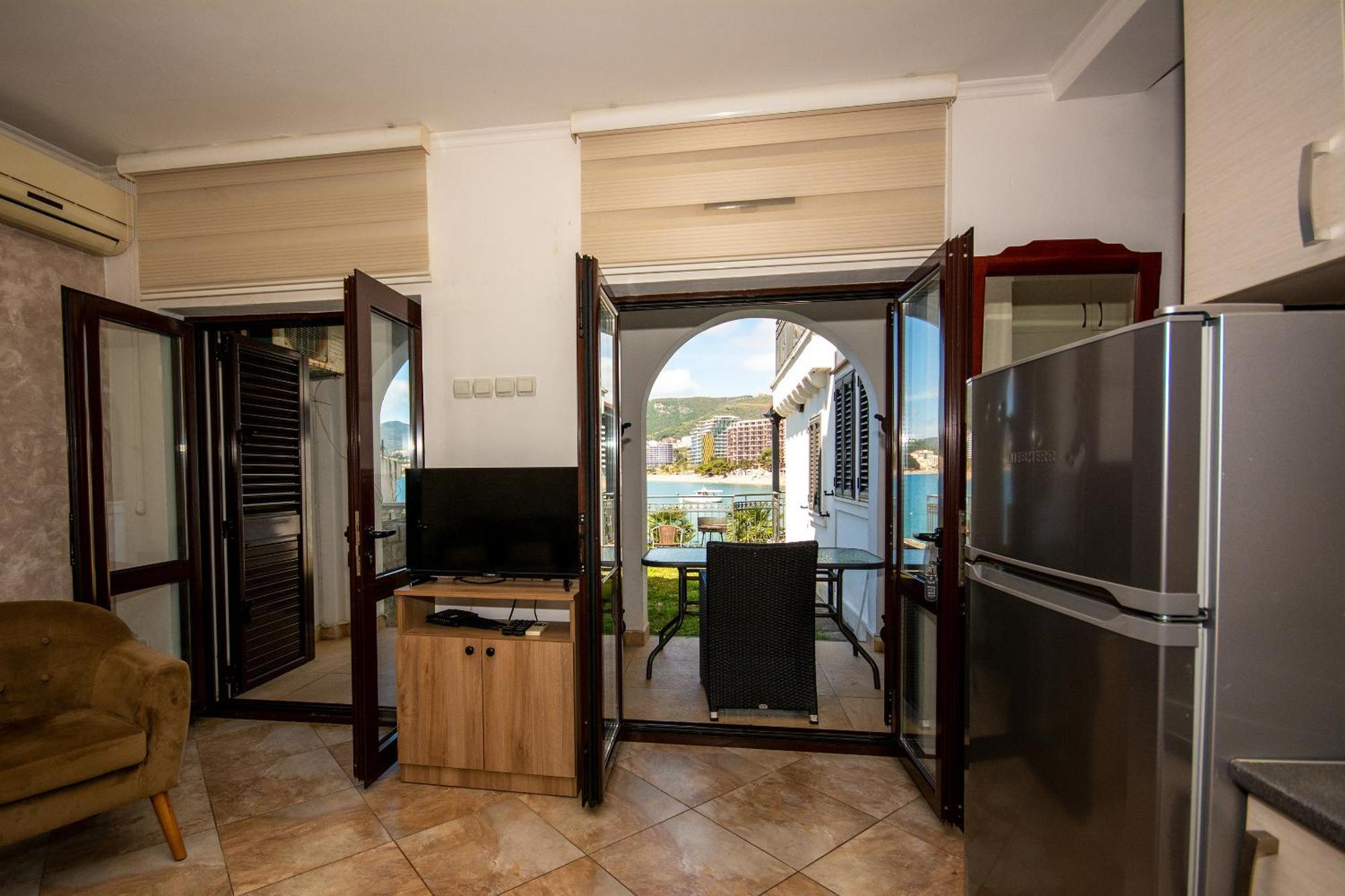 Sea Pearl Apartments Rafailovici Luaran gambar